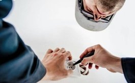 Villanyszerelő állás Ausztriában – versenyképes bérezés, ingyenes szállás